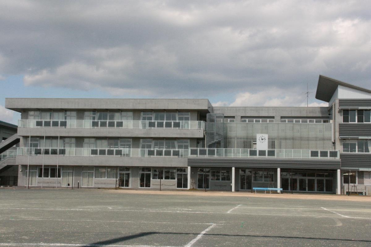 「SoR-E」の施工事例 : 赤羽根中学校 (1)