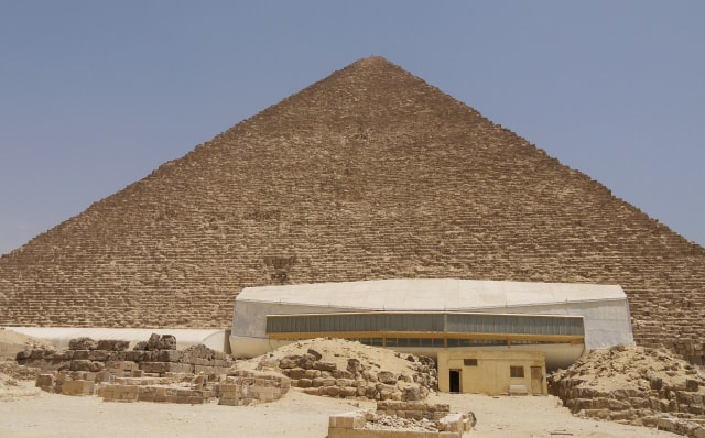 石を使った建築　ピラミッド